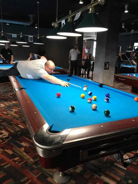 Stół bilardowy 9 ft Tournament Champion — zdjęcie 1