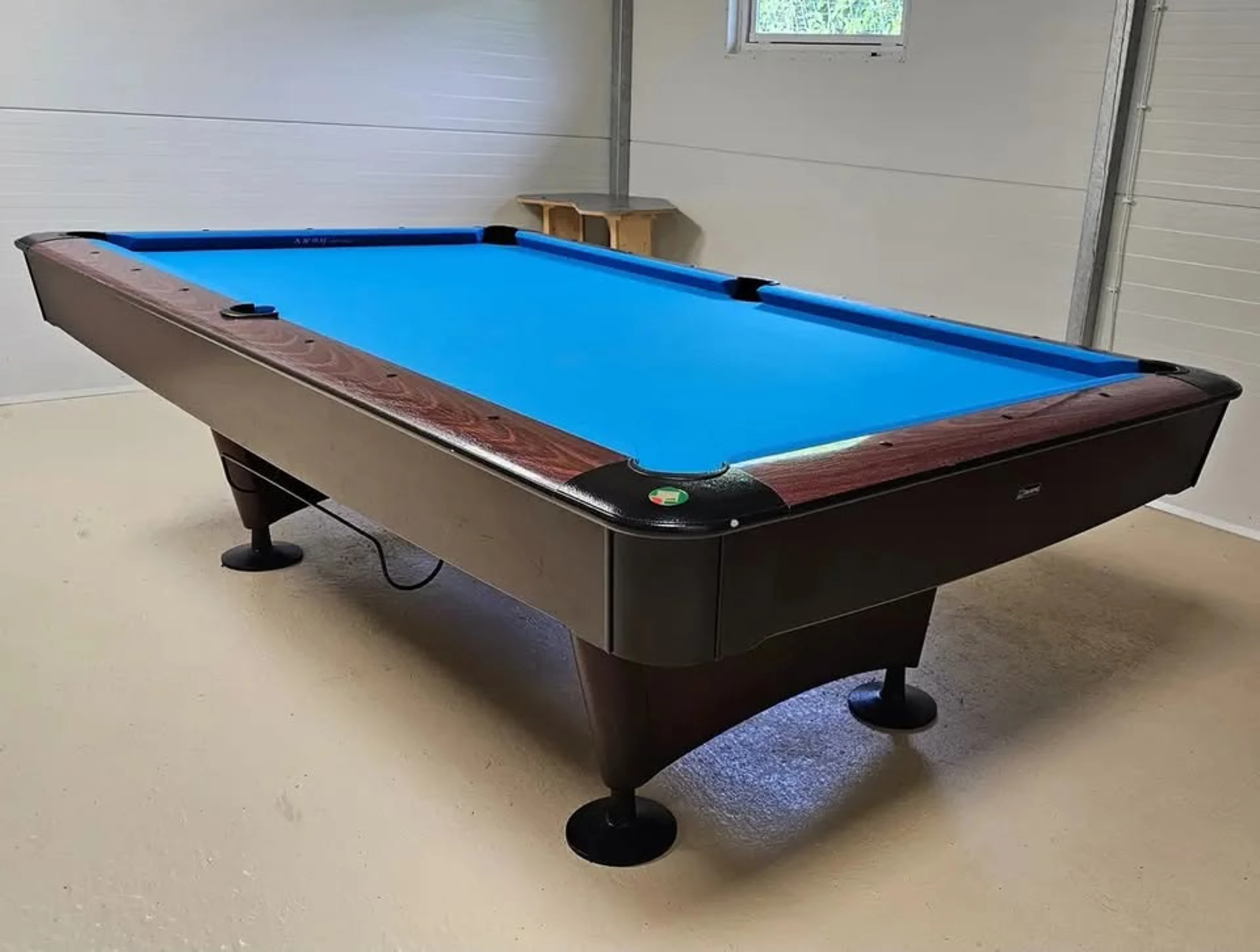 Stół WIK OLIMPIC 8 FT + bile Aramith Super pro + wieszak ścienny i tablica wyników